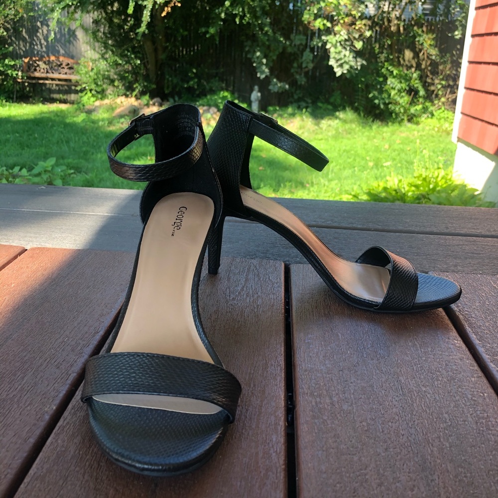 Faux Snake Skin Heels 🌸🌼🌺